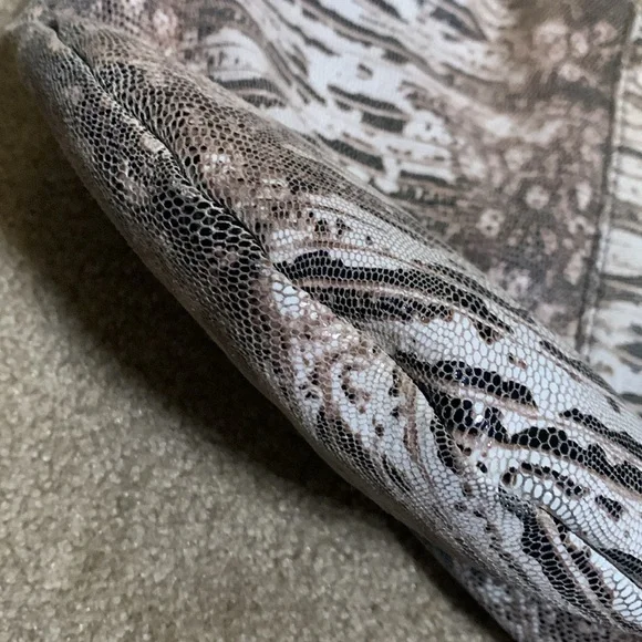 HOBO Gardner Hobo Bag - Picture 10 of 13